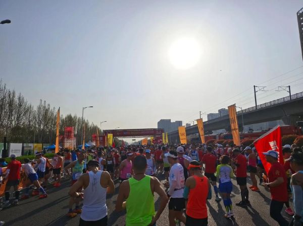 郑开马拉松冰雪天气怎么跑_郑开马拉松冰雪装备清单