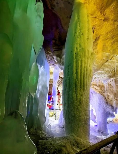 冰雪溶洞设计_如何打造沉浸式冰洞景观