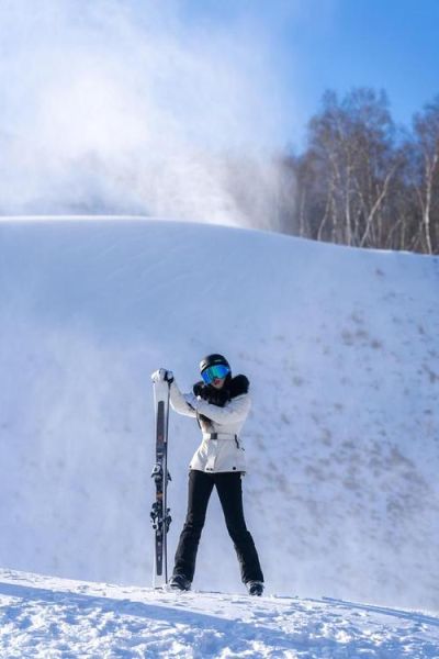 滑雪初学者穿什么_雪景拍照穿什么