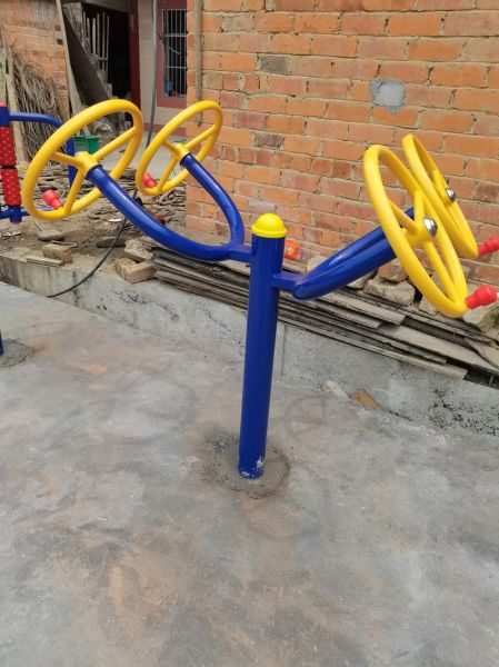 户外健身器材有哪些作用_适合什么人群