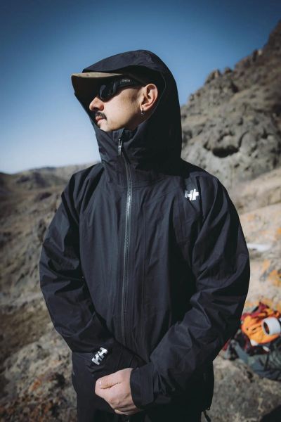 两座山冲锋衣怎么样_两座山户外品牌靠谱吗