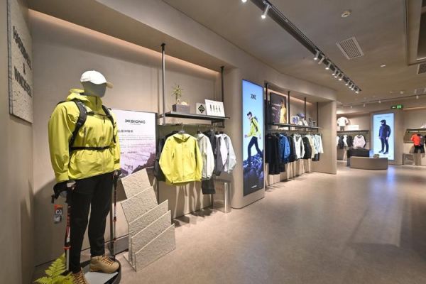 上海户外实体店哪家好_徒步装备怎么选
