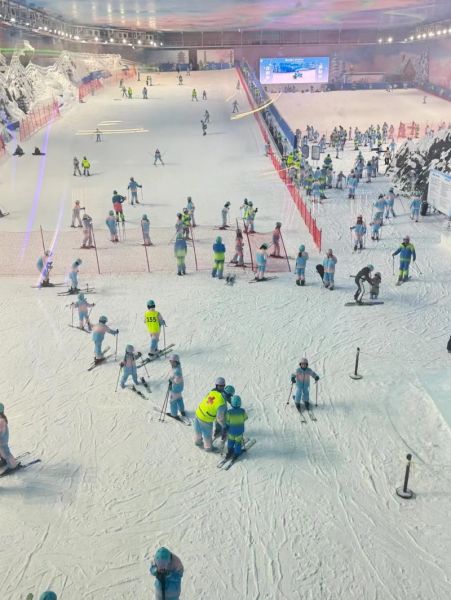 武汉冰雪运动去哪玩_武汉冰雪运动价格贵吗