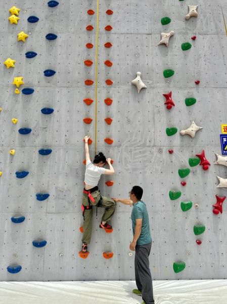 湖南户外攀岩去哪玩_初学者如何入门