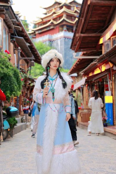 高原旅行照怎么拍_高原旅行照穿什么颜色衣服