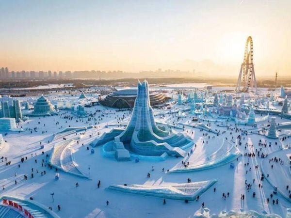哈尔滨第一届冰雪节是哪一年_当时有哪些亮点