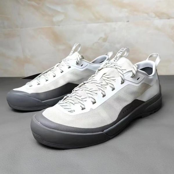 夏季户外徒步鞋怎么选_透气防滑哪款好