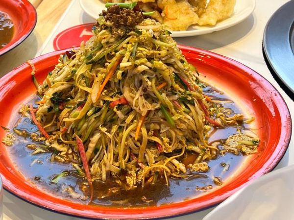 冰雪大世界吃饭贵吗_附近有什么好吃的