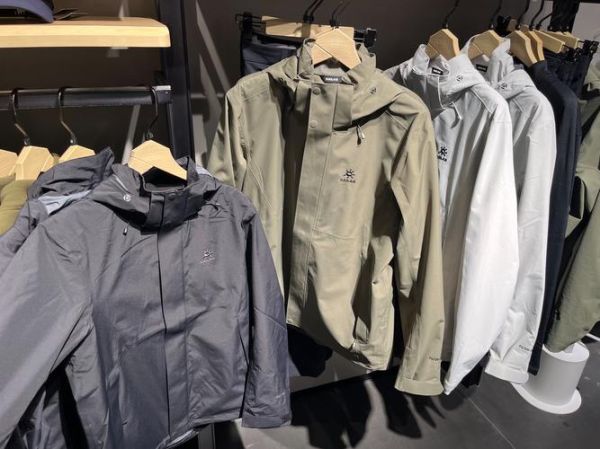 户外冲锋衣哪个牌子好_如何挑选专业冲锋衣