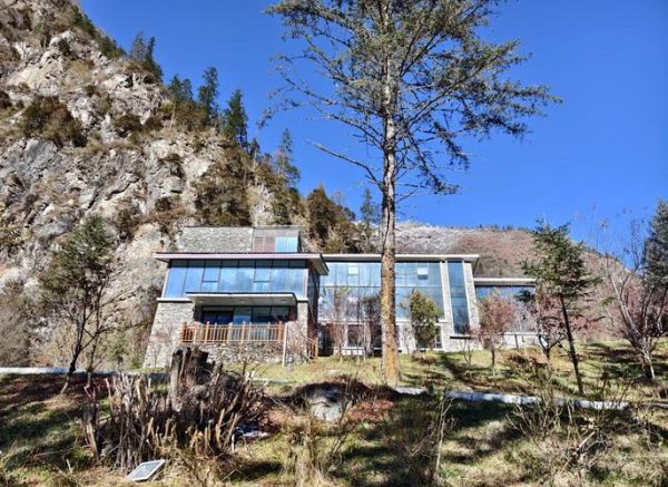 毕棚高原红酒店价格_毕棚沟住宿哪家好